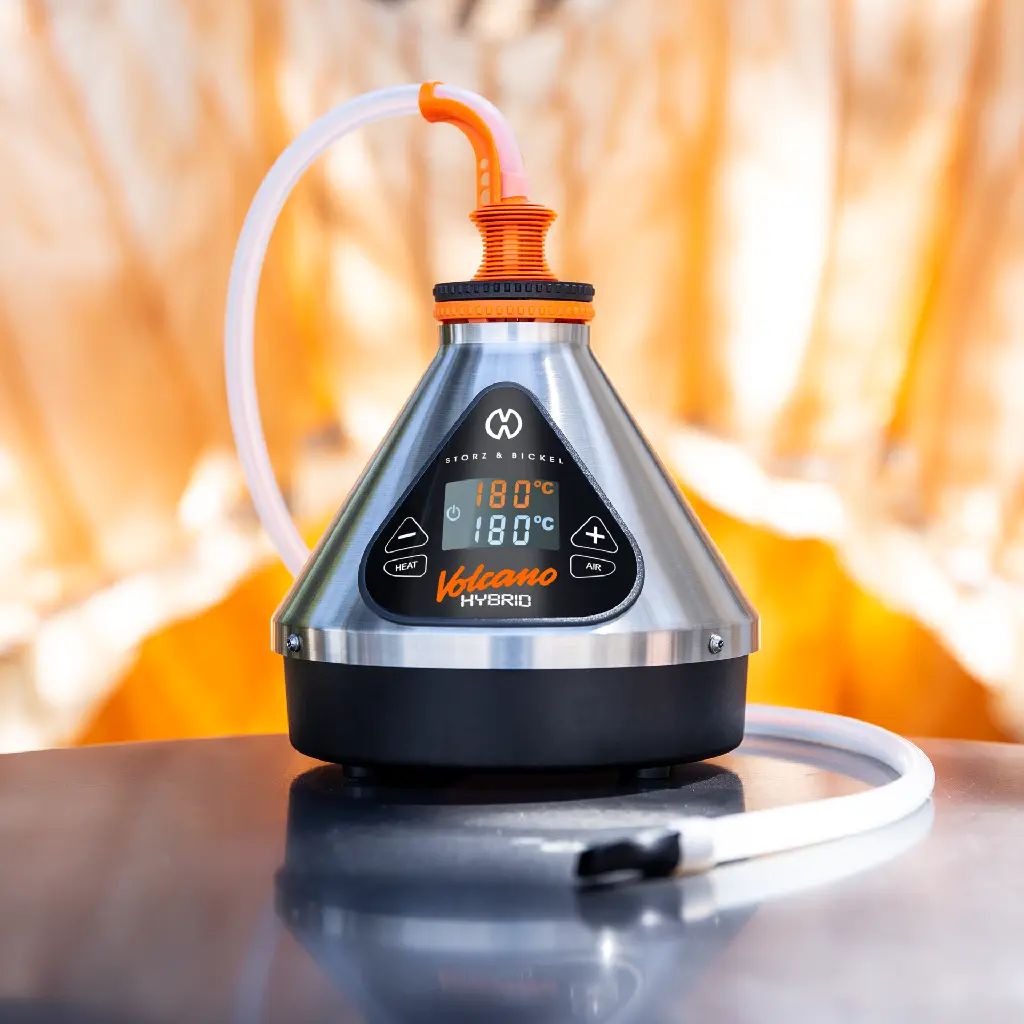 1021 - reinh.art - Volcano Hybrid - 06 - 3600x3600.webp